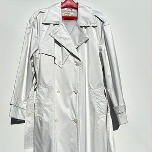 Vintage London Towne women’s trenchcoat size 12 pearl essence, vibrant white.